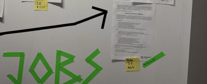 Ein Aushang mit der Aufschrift "JOBS"