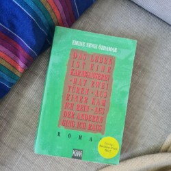 Buch "Das Leben ist eine Karawanserei“ von Emine Sevgi Özdamar